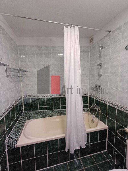 Universitate, apartament in bloc construit 2000, locuit/birou