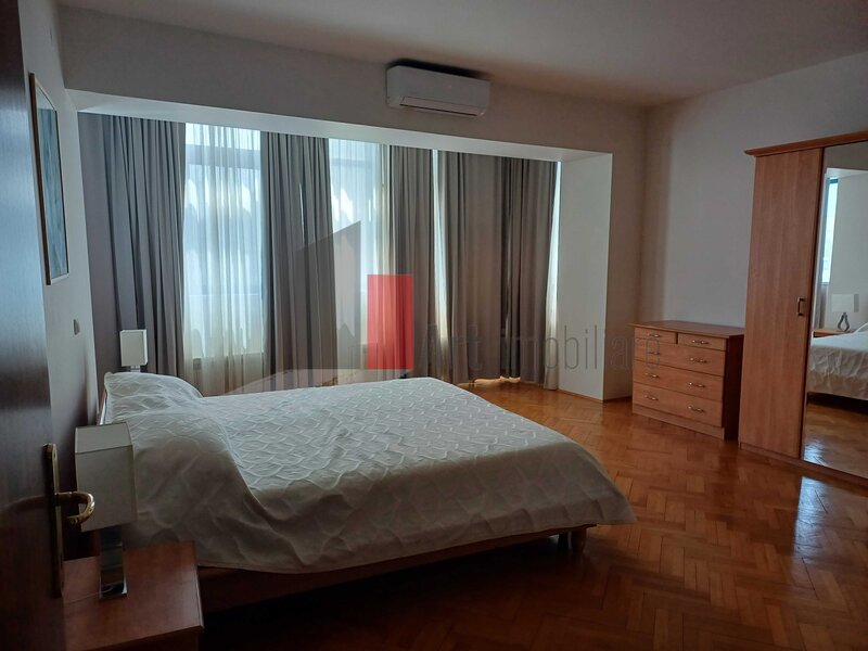 Universitate, apartament in bloc construit 2000, locuit/birou