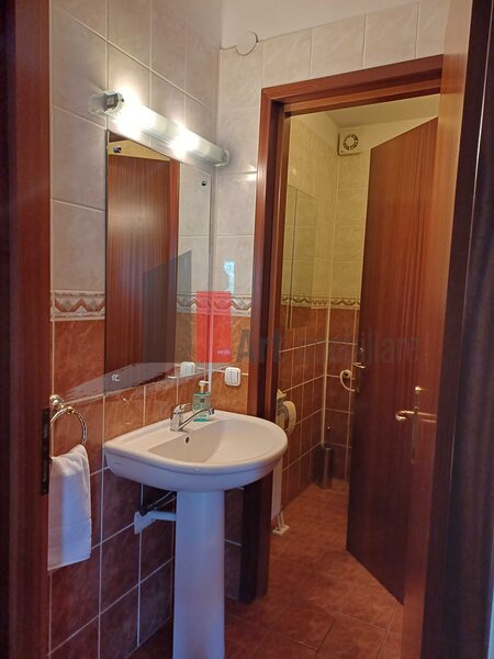 Universitate, apartament in bloc construit 2000, locuit/birou